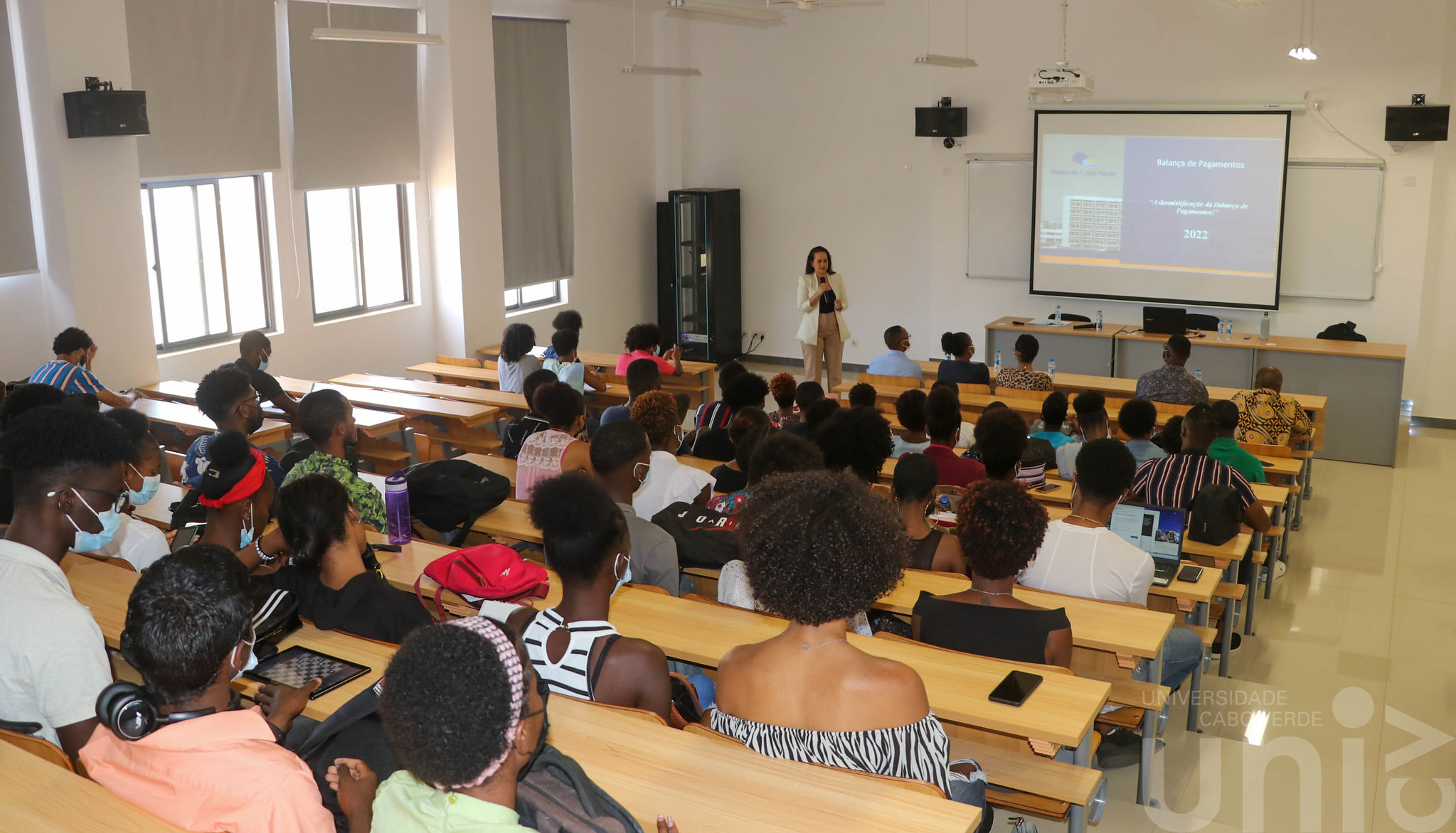 Escola_de_Negócios_e_Governação_promove_aula_aberta_sobre_Desmistificação_da_Balança_de_Pagamentos.jpg