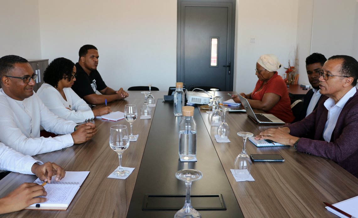 Presidente-da-Câmara-Municipal-de-São-Filipe-visita-Reitor-da-Uni-CV.jpg